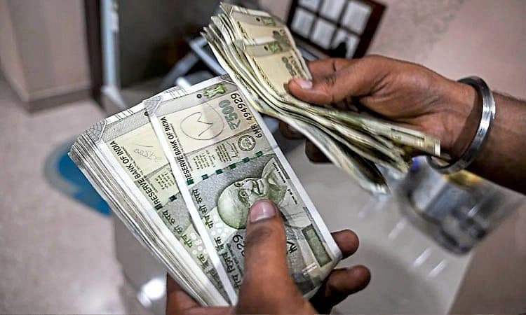 Udupi: ಸಾವಿರಾರು ರೂ.ಹಣ ವರ್ಗಾವಣೆ