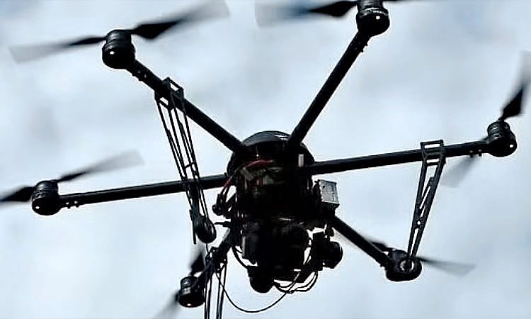 Drone: ಸಂಪಾದಕೀಯ: ಗಡಿಯಲ್ಲಿ ಡ್ರೋನ್‌ಗಳ ಹಾರಾಟ ಪಾಕ್‌ ಷಡ್ಯಂತ್ರದ ಅನುಮಾನ