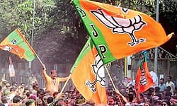 ಮಹಾ ಪಾಲಿಕೆ: ಬಿಜೆಪಿ ಬಿರುಗಾಳಿ, ಠಾಕ್ರೆ ಥಂಡಾ