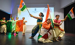 ಪೋಲ್ಯಾಂಡ್‌: ಭಾರತೀಯ ಸಂಸ್ಕೃತಿಯಲ್ಲಿ ಕಂಗೊಳಿಸಿದ ಆಚರಣೆ