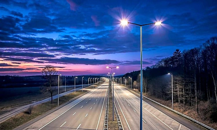 Karkala: ರಸ್ತೆಗಳಿಗೆ ಕತ್ತಲೆ ಭಾಗ್ಯ