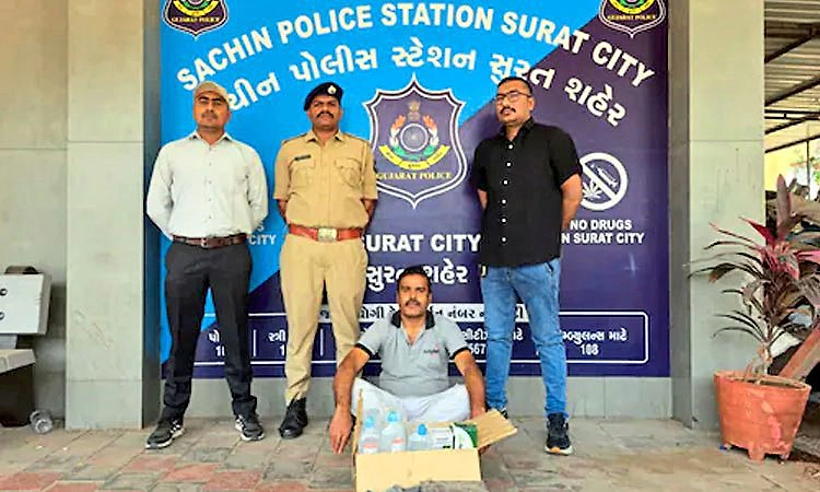 10ನೇ ತರಗತಿ ಫೇಲ್... ಆದರೂ ನಡೆಸುತ್ತಿದ್ದ ಕ್ಲಿನಿಕ್: ಪೊಲೀಸರಿಂದ ನಕಲಿ ವೈದ್ಯನ ಅರೆಸ್ಟ್!