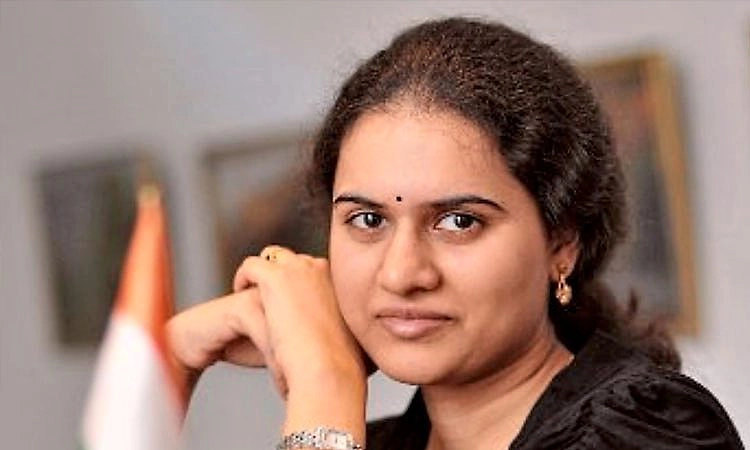 ವನಿತಾ ಕ್ಯಾಂಡಿಡೇಟ್ಸ್‌ನಿಂದ ಹಿಂದೆ ಸರಿದ ಕೊನೆರು ಹಂಪಿ?     