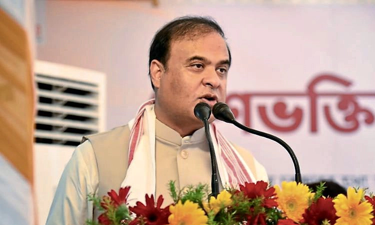 ಬಂಗಾಳದಲ್ಲಿ ನುಸುಳುಕೋರರನ್ನು ಮಮತಾ ಬ್ಯಾನರ್ಜಿ ಸ್ವಾಗತಿಸುತ್ತಿದ್ದಾರೆ: ಅಸ್ಸಾಂ ಸಿಎಂ