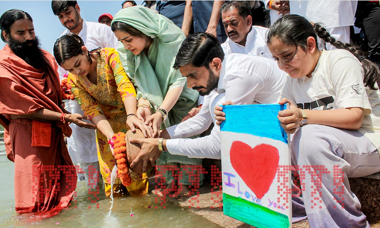 Ashes of Prateek Yadav immersed in Ganga in Haridwar