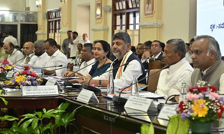 ಮುಖ್ಯಮಂತ್ರಿ ಡಿ.ಕೆ.ಶಿವಕುಮಾರ್‌ ಜತೆ ಸಚಿವರ ಸರಣಿ ಸಭೆ