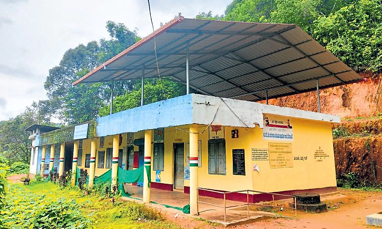 Puttur: ಶೂನ್ಯ ದಾಖಲಾತಿ: ಪುತ್ತೂರಿನ 2 ಶಾಲೆ ಬಂದ್‌
