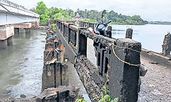 Kundapur: ಅನಾಹುತಕ್ಕೂ ಮೊದಲು ಆನಗಳ್ಳಿ ಹಳೆ ಸೇತುವೆ ತೆರವು ಮಾಡಿ