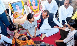 Aurad: ನೊಂದ ಕುಟುಂಬಕ್ಕೆ ಶಾಸಕ ಚವ್ಹಾಣ ಸಾಂತ್ವನ