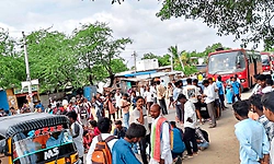 Students block Sedam–Yadgir road over poor bus services