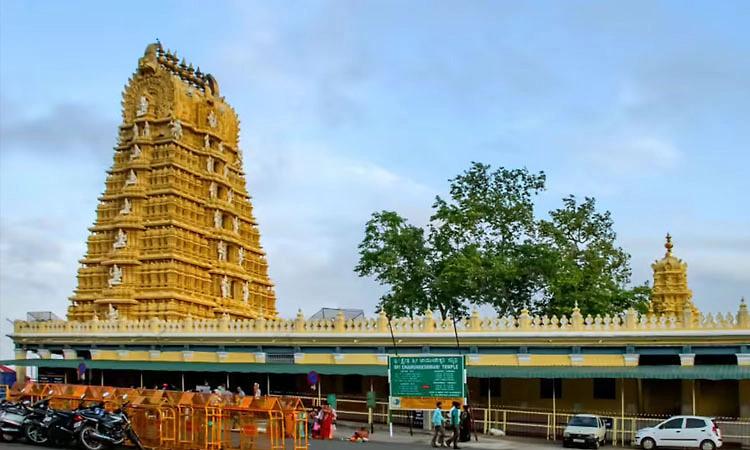 ಆಷಾಢ ಮೊದಲ ಶುಕ್ರವಾರಕ್ಕೆ ಚಾಮುಂಡಿ ಬೆಟ್ಟ ಸಜ್ಜು