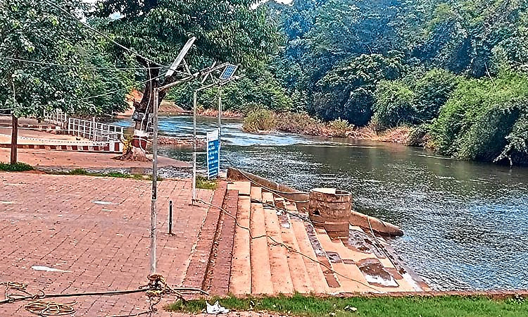 ಓಡುವ ನದಿ ಸಾಗರವ ಸೇರಲೇಬೇಕು..ಮೀನು ಬದುಕಬೇಕು!