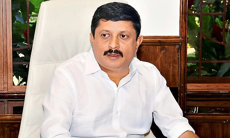 Decision to purchase 15,000 buses: Transport Minister Byrathi Suresh