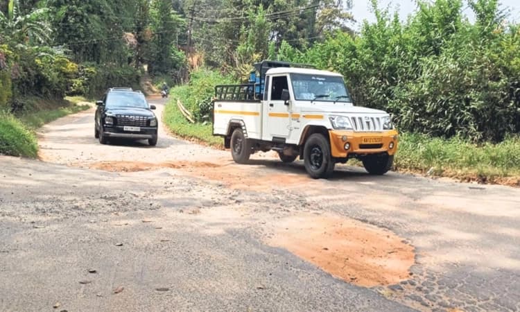 Rain subsides but drivers struggle as Madikeri–Virajpet road turns treacherous