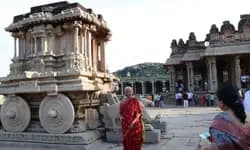 ಹಂಪಿಯಲ್ಲಿ ದೇಶದ ಹೆಸರಿನಲ್ಲಿ ಪೂಜೆ ಸಲ್ಲಿಸಿದ ನಿರ್ಮಲಾ ಸೀತಾರಾಮನ್