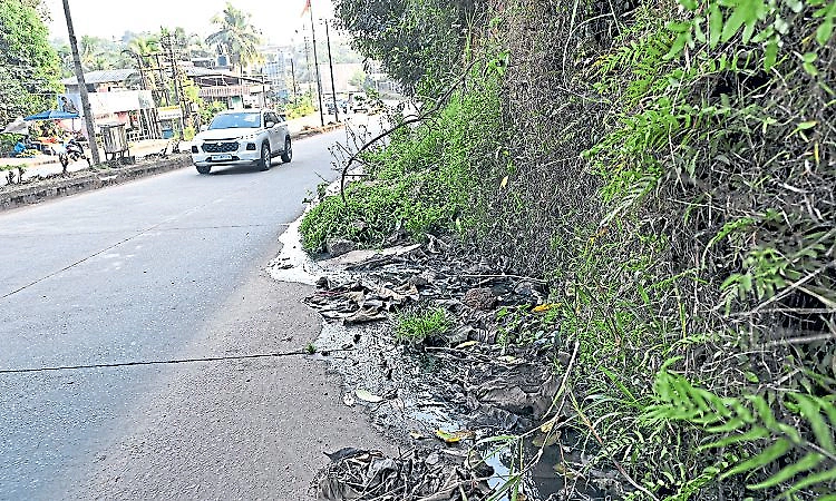 Lack of road safety measures on Mangaluru airport road raises concern