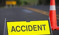 ಟ್ರ್ಯಾಕ್ಟರ್ - ಖಾಸಗಿ ಬಸ್ ಡಿಕ್ಕಿ; ಚಾಲಕ ಸಾವು; 15ಕ್ಕೂ ಹೆಚ್ಚು ಜನರಿಗೆ ಗಂಭೀರ ಗಾಯ