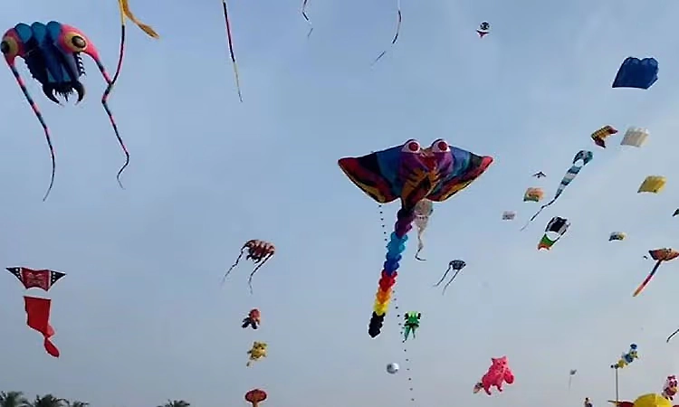 International kite festival to be held at Tannirbhavi beach on Jan 17 & 18