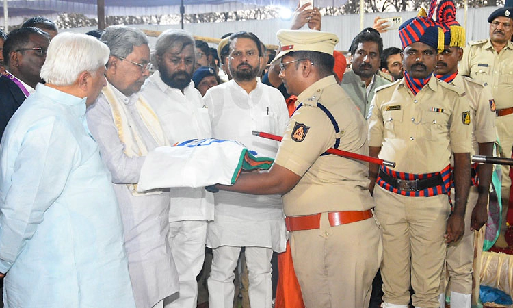 ಶತಾಯುಷಿ, ಮಾಜಿ ಸಚಿವ ಭೀಮಣ್ಣ ಖಂಡ್ರೆಗೆ ಅಂತಿಮ ವಿದಾಯ