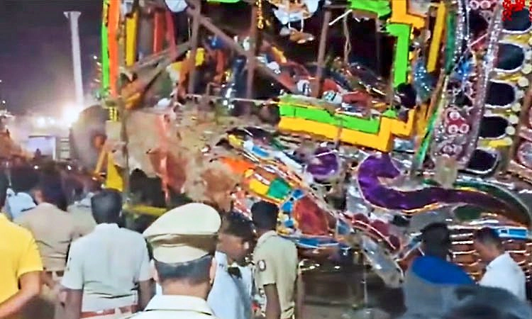 Tamil Nadu: ಸುಮಾರು 60 ಅಡಿ ಎತ್ತರದ ರಥ ಉರುಳಿ ಬಿದ್ದು 7 ಮಂದಿಗೆ ಗಾಯ