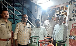 ಚೊಕ್ಕಸಂದ್ರ, ಚಿಕ್ಕಜಾಲದಲ್ಲಿ ಅನಧಿಕೃತ 254 ಸಿಲಿಂಡರ್ ವಶಕ್ಕೆ