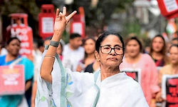 W.Bengal Polls:ಕ್ಷೇತ್ರ ಬದಲಿಸಿದ ಮಮತಾ: 291 ಅಭ್ಯರ್ಥಿಗಳ ಪಟ್ಟಿ ಬಿಡುಗಡೆ ಮಾಡಿದ ಟಿಎಂಸಿ