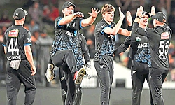 Hamilton ODI: ತಿರುಗೇಟು ನೀಡಿದ ನ್ಯೂಜಿಲ್ಯಾಂಡ್‌