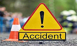 Uppinangady: ಬಂಡೆಗೆ ಲಾರಿ ಢಿಕ್ಕಿ