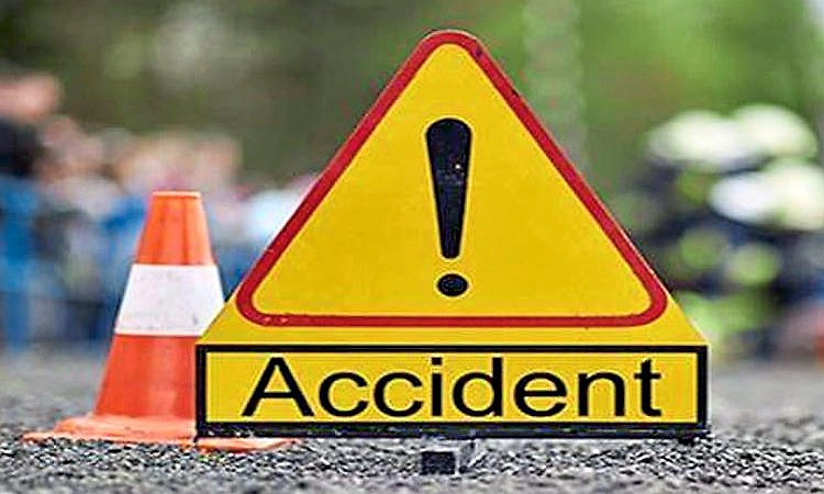 Uppinangady: ಬಂಡೆಗೆ ಲಾರಿ ಢಿಕ್ಕಿ