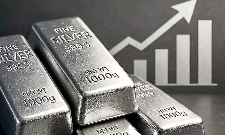 6000 ಏರಿದ ಬೆಳ್ಳಿ ದರ: ದಿಲ್ಲೀಲಿ ಕೇಜಿಗೆ 2.62 ಲಕ್ಷ ರೂ. ದಾಖಲು