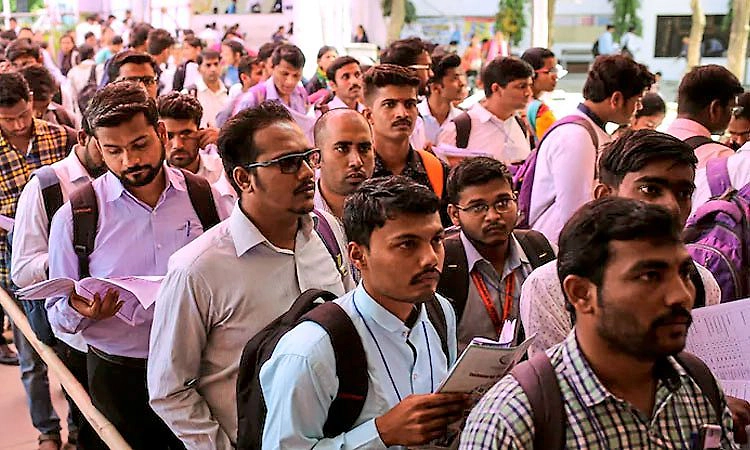 ದೇಶದ 40% ಪದವೀಧರರು ನಿರುದ್ಯೋಗಿಗಳು: ವರದಿ