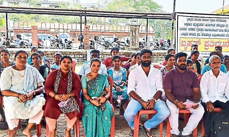 ಅಕ್ರಮ ಮರಳುಗಾರಿಕೆ ತಡೆಗೆ ಆಗ್ರಹಿಸಿ ಉಪವಾಸ ಸತ್ಯಾಗ್ರಹ