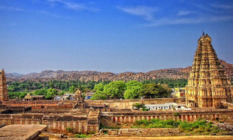 ಹಂಪಿಯಲ್ಲಿ ಪುರಾತನ ದೇಗುಲದ ಮೇಲ್ಛಾವಣಿ ಪತ್ತೆ; ಉತ್ಖನನ ಚುರುಕು
