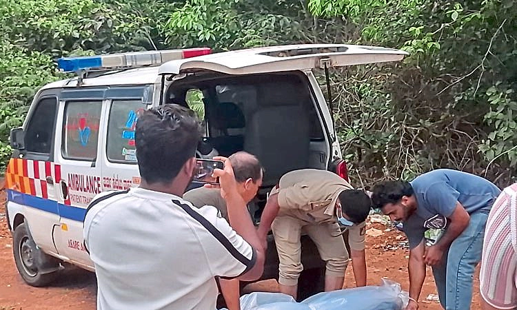 Kottigehara: ದೇವನಗುಲ್ ಕಾಡಿನೊಳಗೆ ಅನಾಥ ಸ್ಥಿತಿಯಲ್ಲಿ ವೃದ್ಧನ ಶವ ಪತ್ತೆ