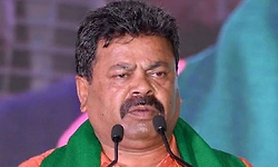 ತಾಕತ್ತಿದ್ದರೆ RSS ಬ್ಯಾನ್ ಮಾಡಲಿ... ರಾಜ್ಯ ಸರ್ಕಾರಕ್ಕೆ ರೇಣುಕಾಚಾರ್ಯ ಬಹಿರಂಗ ಸವಾಲು