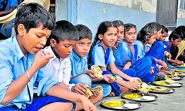 ಬಿಸಿಯೂಟ ಗೋಲ್ಮಾಲ್‌ ತಡೆಗೆ ನಿತ್ಯ 3 ಬಾರಿ ಮುಖ ಚಹರೆ ಗುರುತು!    