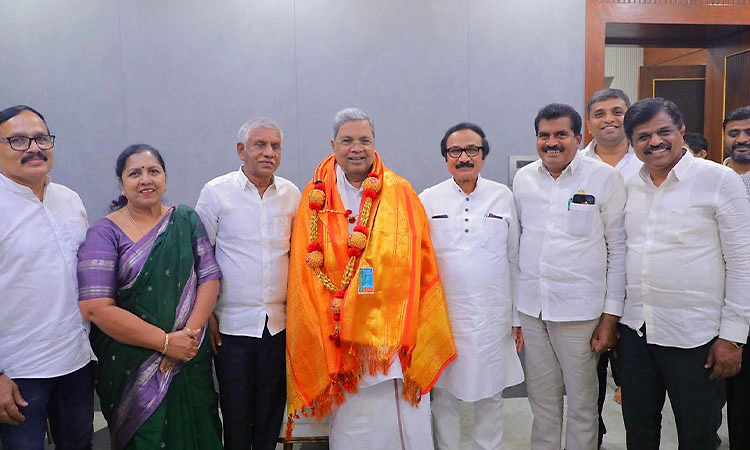 ಸಿದ್ದರಾಮಯ್ಯ ಭೇಟಿಯಾದ ಎಂಎಲ್ಸಿ ಗಾಯತ್ರಿ ಶಾಂತೇಗೌಡ