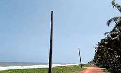 Navunda: ವಿದ್ಯುತ್‌ ಕಂಬಗಳಿವೆ, ಸಂಪರ್ಕವಿಲ್ಲ