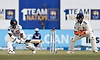 INDvsSL: ಭಾರತದ ಸ್ಪಿನ್‌ ದಾಳಿಯಿಂದ ಲಂಕಾವನ್ನು ಮೇಲೆತ್ತಿದ ದಿನುಶಾ- ಡಿಕ್ವೆಲ್ಲಾ