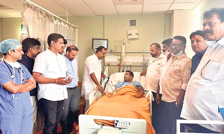 ಡಾ| ಎಂ. ಎನ್‌. ರಾಜೇಂದ್ರಕುಮಾರ್‌ ಅವರ ಆರೋಗ್ಯ ವಿಚಾರಿಸಿದ ಸಚಿವ ಯು.ಟಿ. ಖಾದರ್
