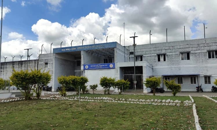 Dharmasthala Case: ಮತ್ತೆ ಚಿನ್ನಯ್ಯನ ವಿಚಾರಣೆ ಆರಂಭ: ಶಿವಮೊಗ್ಗಕ್ಕೆ ತೆರಳಿದ ಎಸ್‌ಐಟಿ