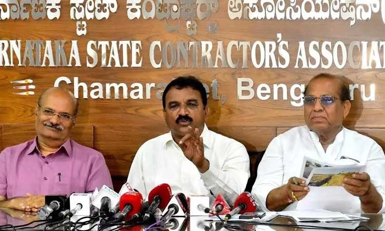 ಎರಡು ತಿಂಗಳಲ್ಲಿ ಬಾಕಿ ನೀಡಿ: ಗುತ್ತಿಗೆದಾರರ ಗಡುವು