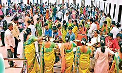 ಉಚ್ಚಿಲ ದಸರಾ:ವ್ಯವಸ್ಥಿತ ಊಟೋಪಚಾರ- 1.5 ಲಕ್ಷಕ್ಕೂ ಅಧಿಕ ಭಕ್ತರಿಂದ  ಅನ್ನಪ್ರಸಾದ ಸ್ವೀಕಾರ