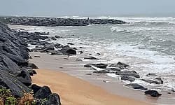 Gangolli: Fishermen, police rescue man who entered deep sea near Maravanthe