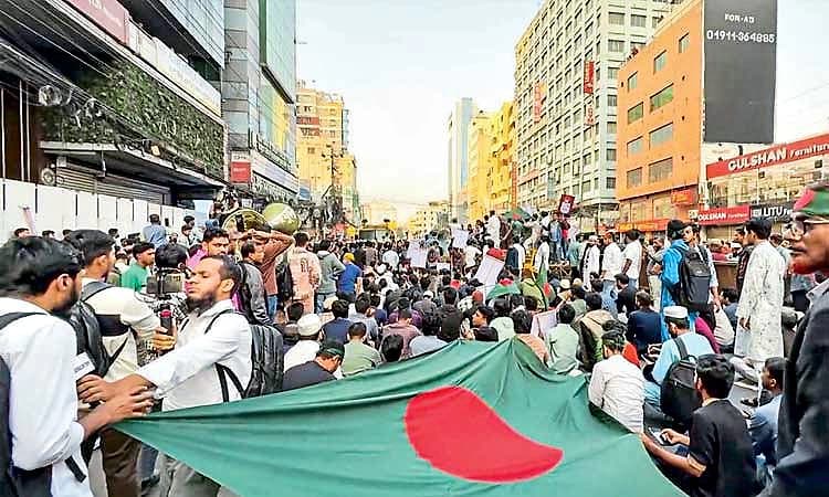 ಭಾರತದ ದೂತವಾಸದ ಮೇಲೆ ಬಾಂಗ್ಲಾ ದಾಳಿ