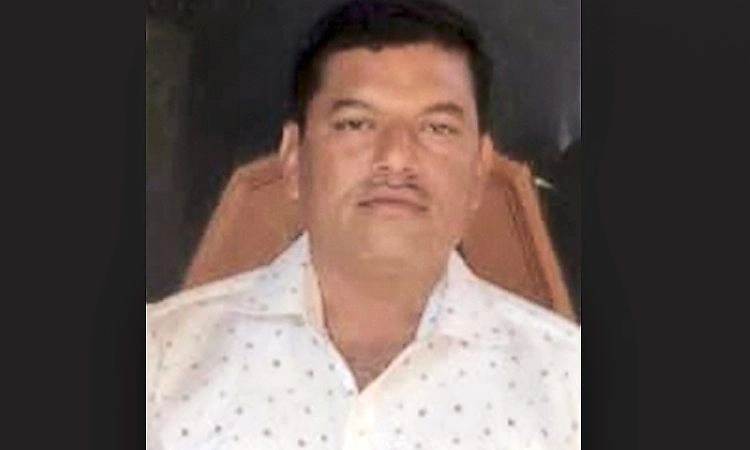 Shikaripura: ಮಹಡಿಯಿಂದ ನಿಯಂತ್ರಣ ತಪ್ಪಿ ಕೆಳಗೆ ಬಿದ್ದು ಶಿಕ್ಷಕ ಸಾವು