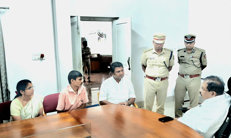 ಓಡಿಲ್ನಾಳ ಸುಮಂತ್ ಕೊಲೆ ಪ್ರಕರಣ: ಹೆತ್ತವರಿಂದ ಗೃಹ ಸಚಿವರ ಭೇಟಿ