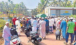 Byndoor : ಹಡವಿನ ಕೋಣೆ ರೈಲ್ವೇ ಗೇಟ್‌: ಮೇಲ್ಸೇತುವೆ ಬೇಡಿಕೆ