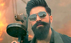 ರಕ್ತ, ಭಯ ದ್ರೋಹ.. ಪ್ಯಾನ್‌ ಇಂಡಿಯಾ ʼಟಾಕ್ಸಿಕ್‌ʼ ಚಿತ್ರದ ಕಥಾವಸ್ತು ರಿವೀಲ್‌