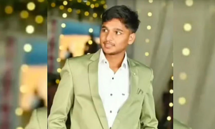 ಕನಕಪುರ: ಮೊಬೈಲ್‌ ಬಿಡೆಂದಿದ್ದಕ್ಕೆ ಕಟ್ಟಡದಿಂದ ಜಿಗಿದು ಮಗ ಸಾವು 